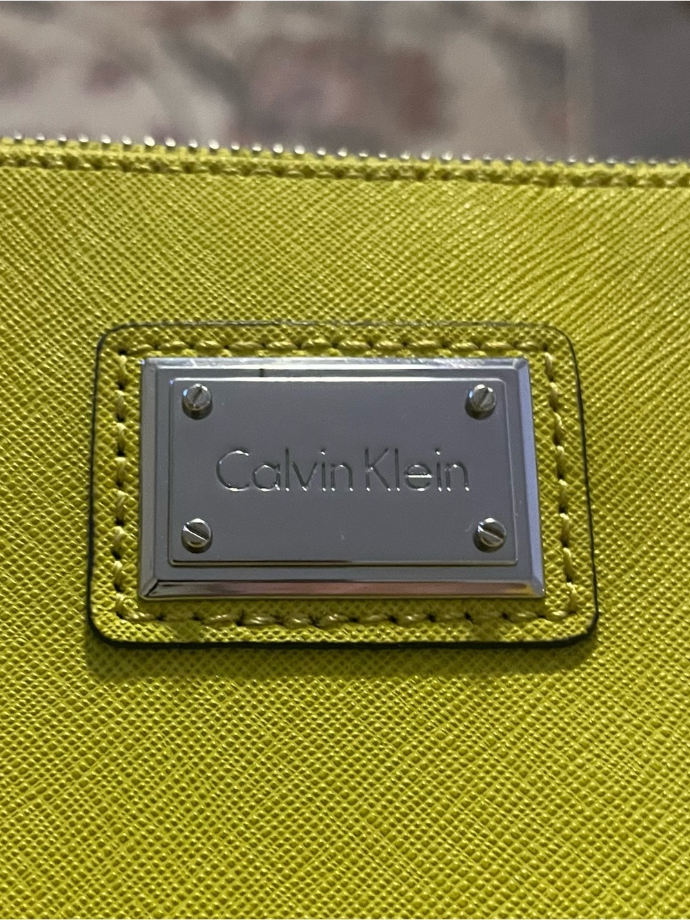 Calvin Klein Bright Yellow Shoulder Bag with Chain Detail - Picture 3 of 4
